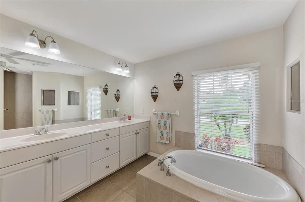 На продажу: $419,000 (3 спален, 2 ванн, 2047 Квадратных фут)