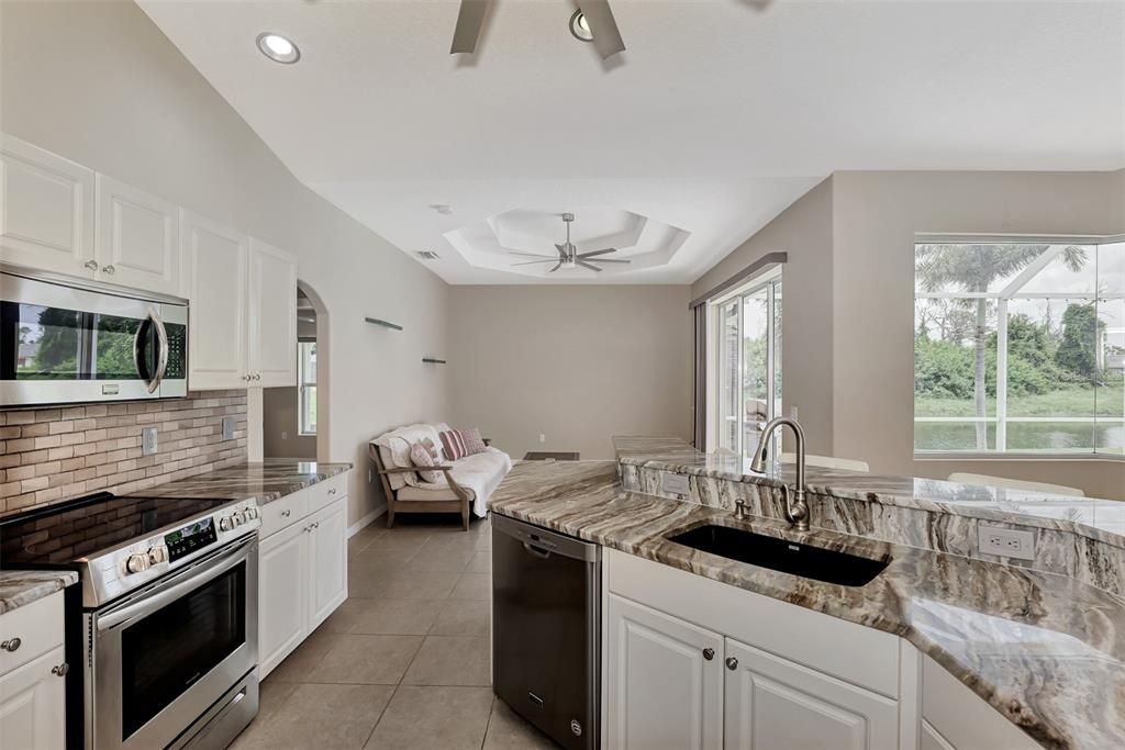 На продажу: $419,000 (3 спален, 2 ванн, 2047 Квадратных фут)