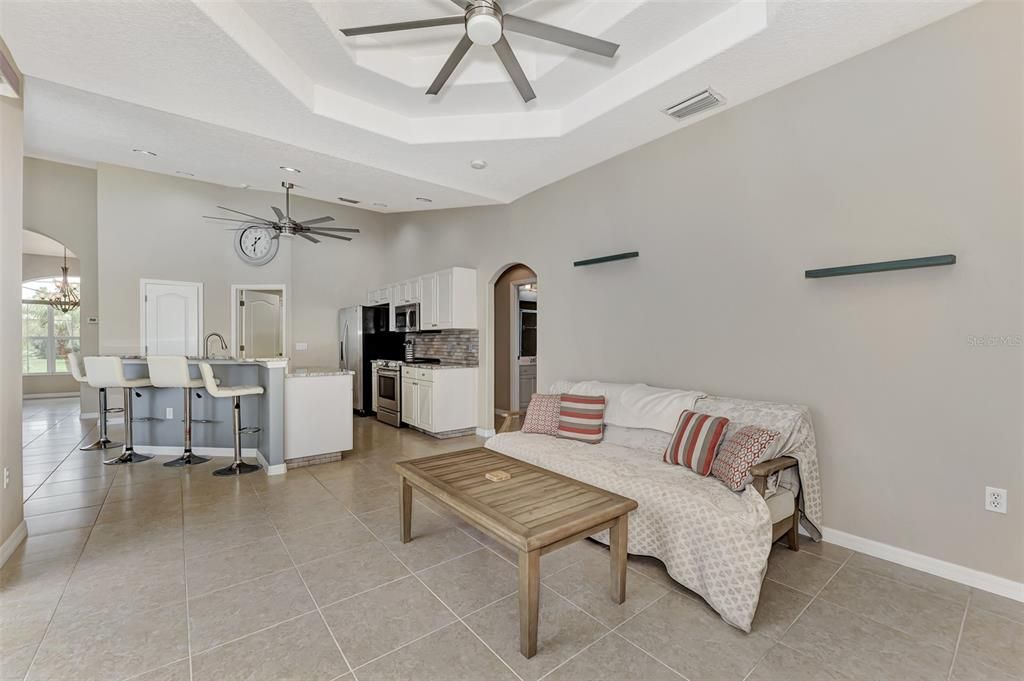 На продажу: $419,000 (3 спален, 2 ванн, 2047 Квадратных фут)