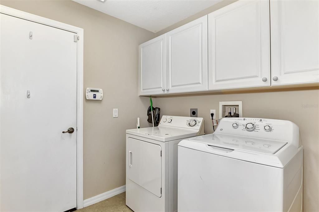 На продажу: $419,000 (3 спален, 2 ванн, 2047 Квадратных фут)