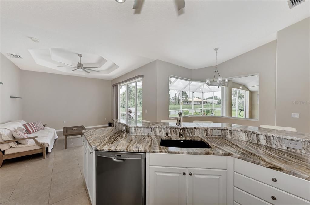 На продажу: $419,000 (3 спален, 2 ванн, 2047 Квадратных фут)