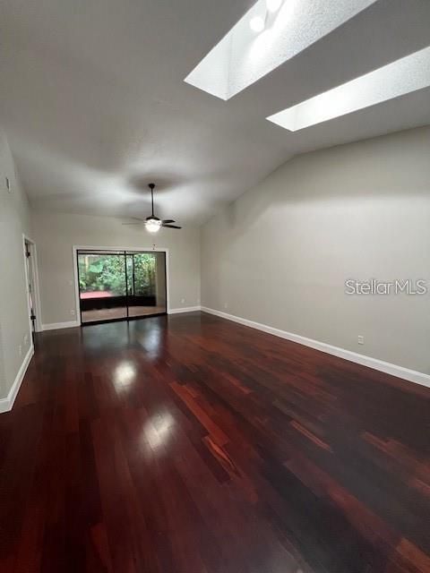 For Rent: $1,900 (2 beds, 2 baths, 1182 Square Feet)