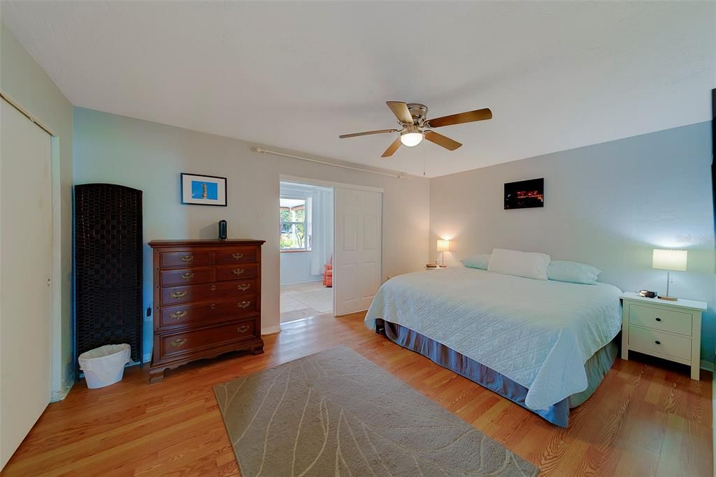 На продажу: $115,000 (1 спален, 1 ванн, 800 Квадратных фут)