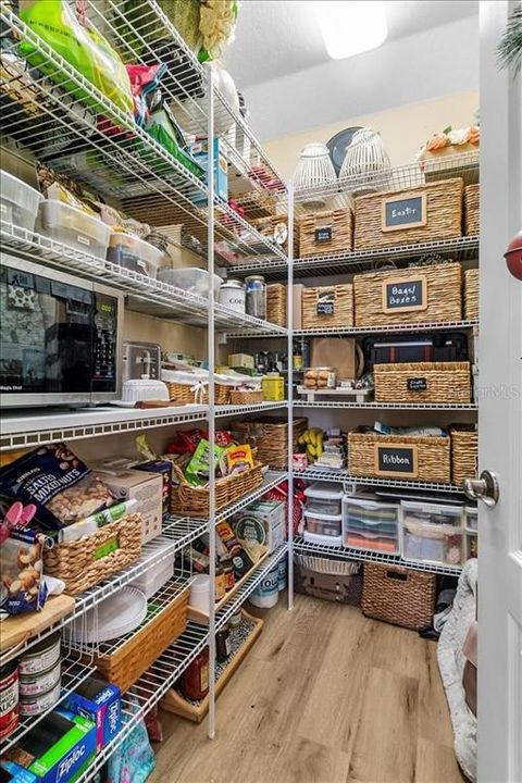 待售: $675,000 (4 贝兹, 3 浴室, 3270 平方英尺)