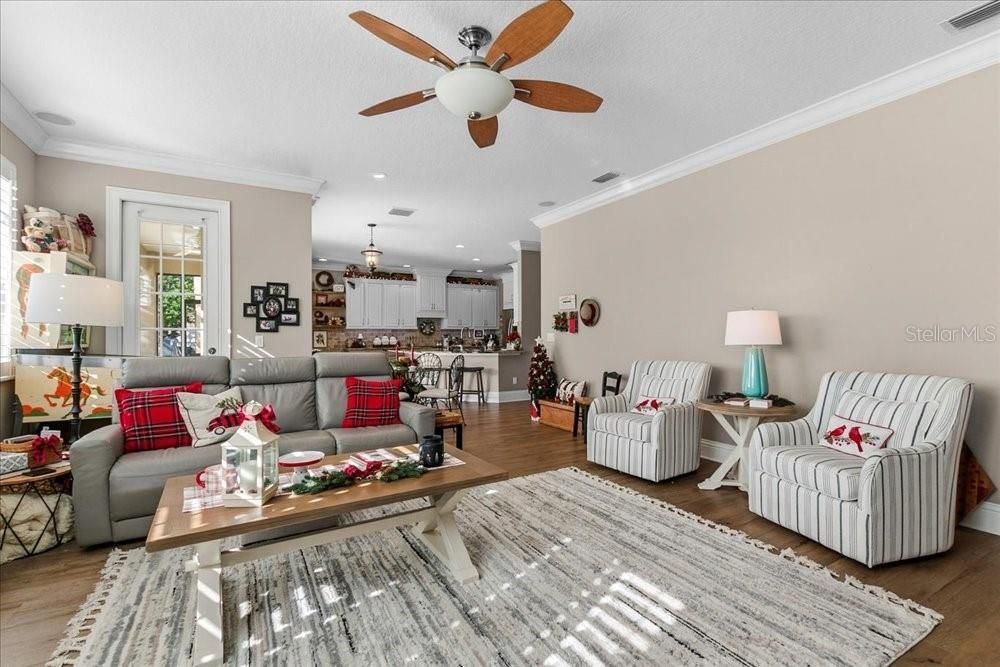 待售: $675,000 (4 贝兹, 3 浴室, 3270 平方英尺)