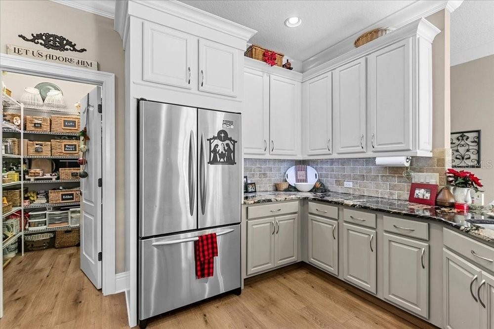 待售: $675,000 (4 贝兹, 3 浴室, 3270 平方英尺)