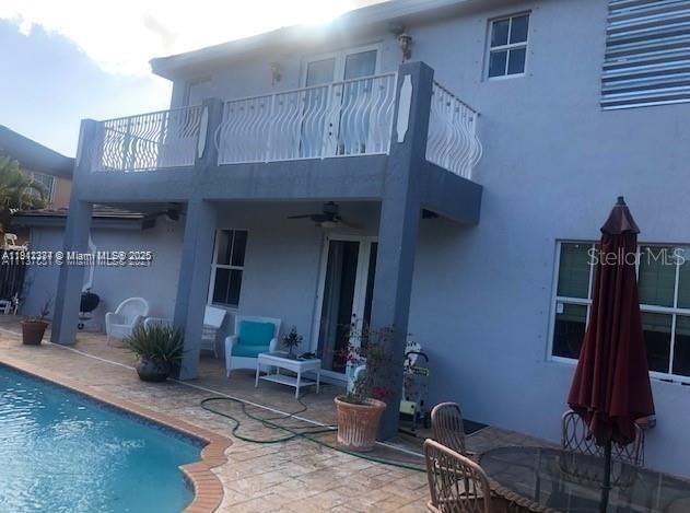 For Rent: $4,999 (5 beds, 3 baths, 2598 Square Feet)