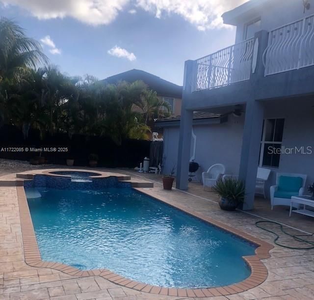 For Rent: $4,999 (5 beds, 3 baths, 2598 Square Feet)