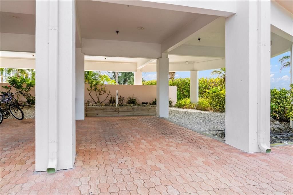 For Sale: $2,395,000 (2 beds, 2 baths, 1398 Square Feet)