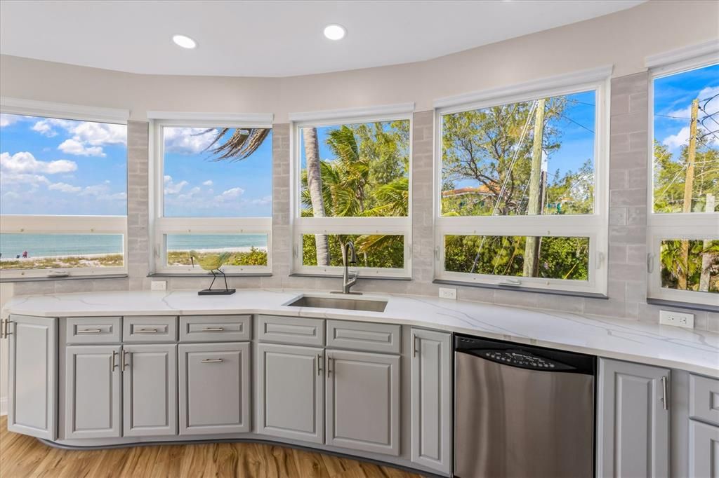 For Sale: $2,395,000 (2 beds, 2 baths, 1398 Square Feet)