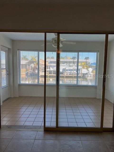 For Sale: $299,000 (2 beds, 2 baths, 1078 Square Feet)