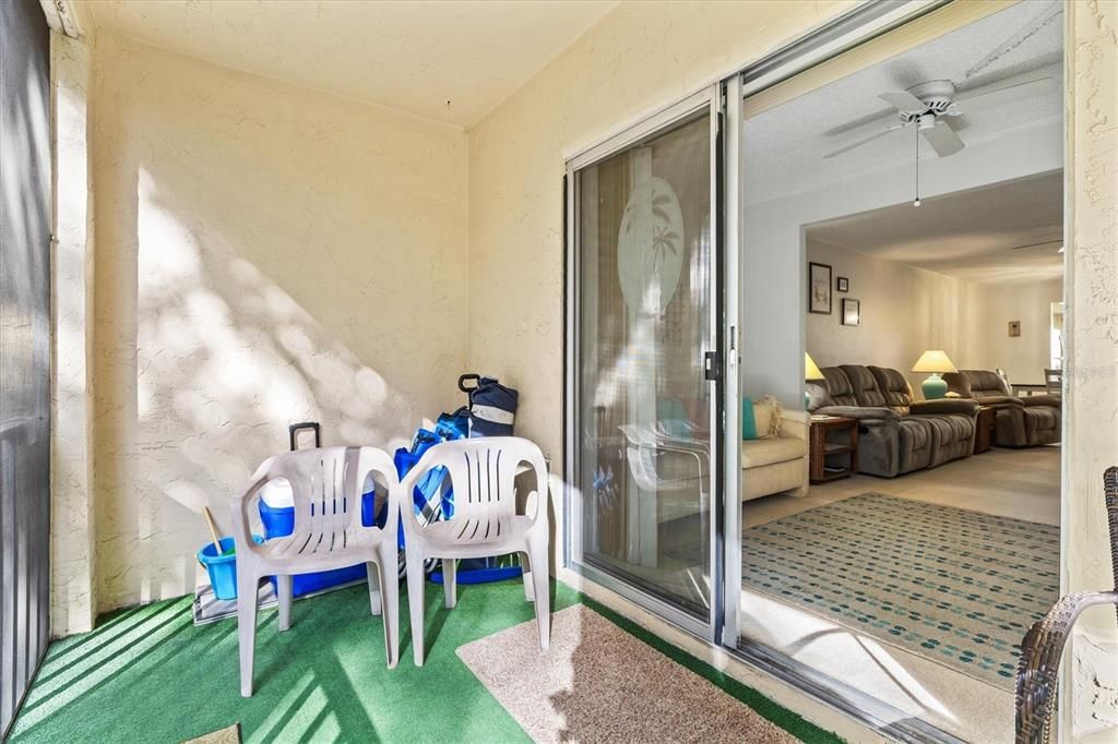 На продажу: $135,900 (2 спален, 2 ванн, 1144 Квадратных фут)