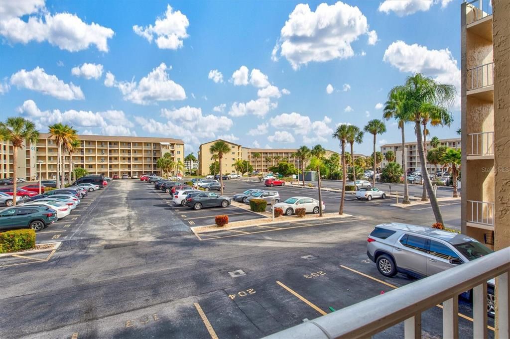 На продажу: $135,900 (2 спален, 2 ванн, 1144 Квадратных фут)