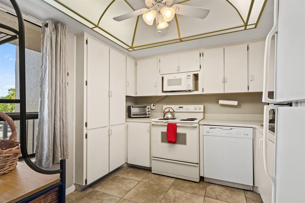 待售: $135,000 (2 贝兹, 2 浴室, 1050 平方英尺)