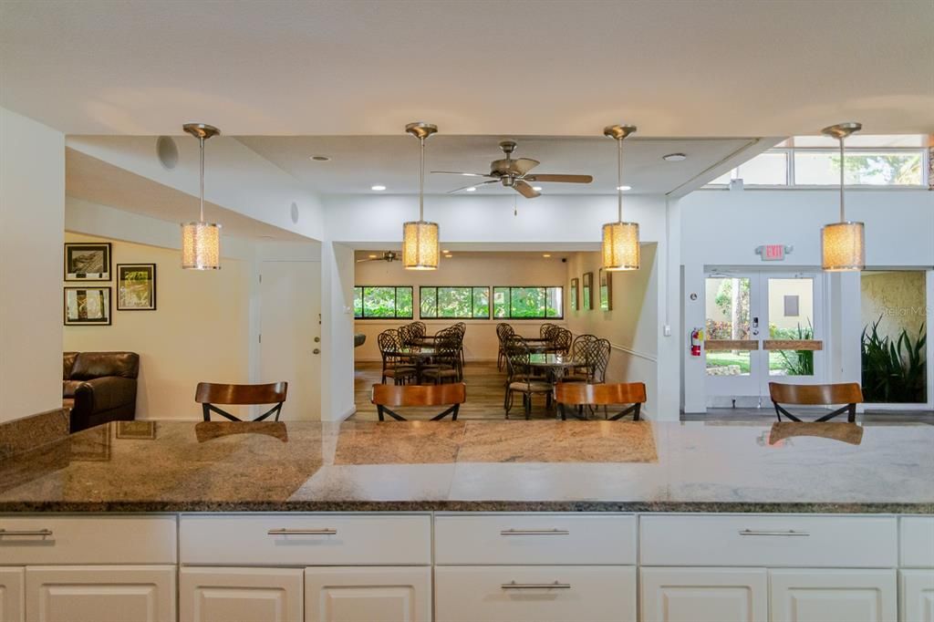 待售: $135,000 (2 贝兹, 2 浴室, 1050 平方英尺)