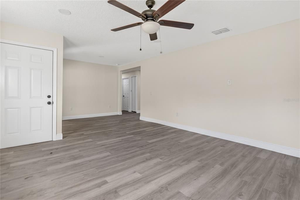 待售: $299,000 (5 贝兹, 2 浴室, 1776 平方英尺)