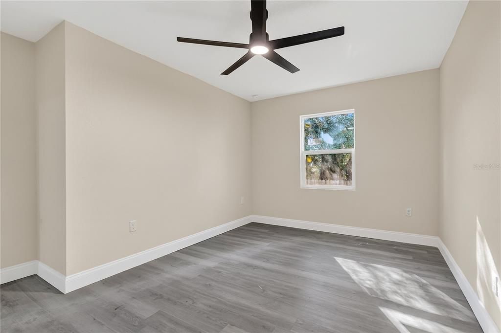 待售: $299,000 (5 贝兹, 2 浴室, 1776 平方英尺)