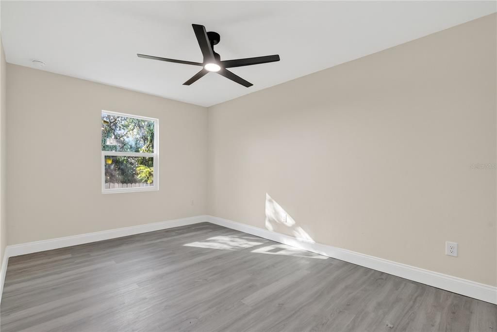 待售: $299,000 (5 贝兹, 2 浴室, 1776 平方英尺)