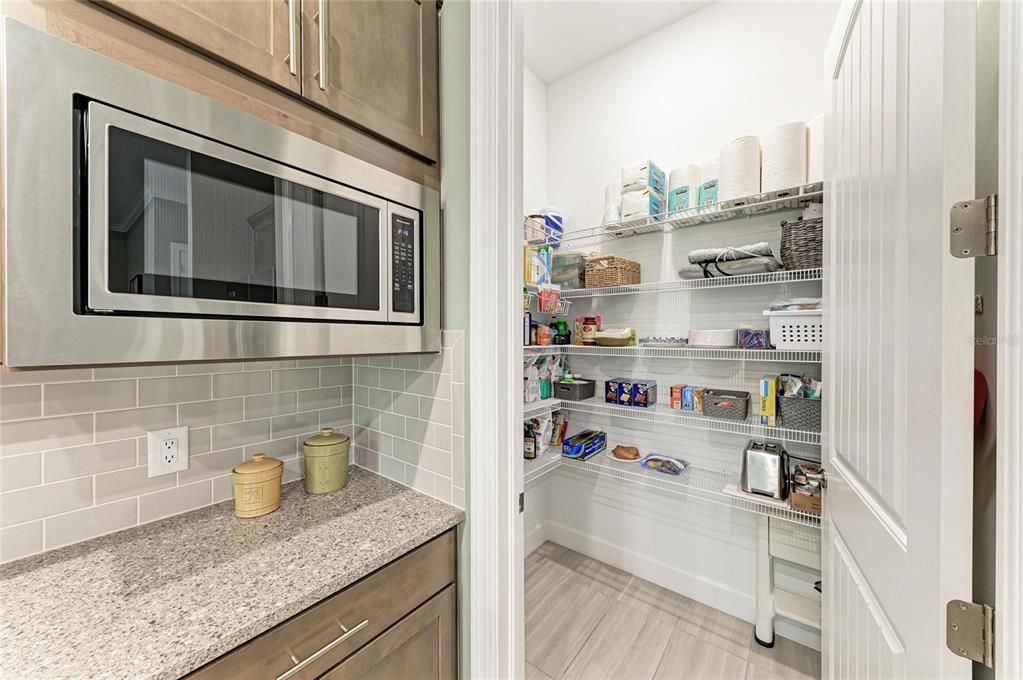 En Venta: $679,900 (2 camas, 2 baños, 2114 Pies cuadrados)