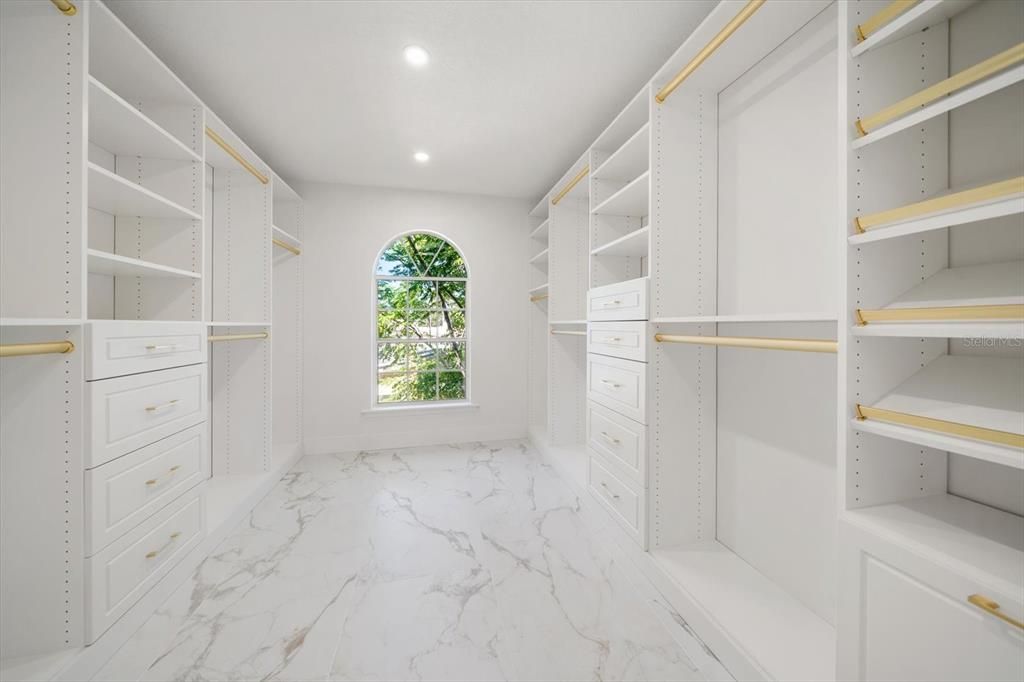 For Sale: $2,100,000 (4 beds, 3 baths, 3634 Square Feet)