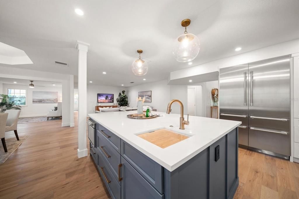 For Sale: $2,100,000 (4 beds, 3 baths, 3634 Square Feet)