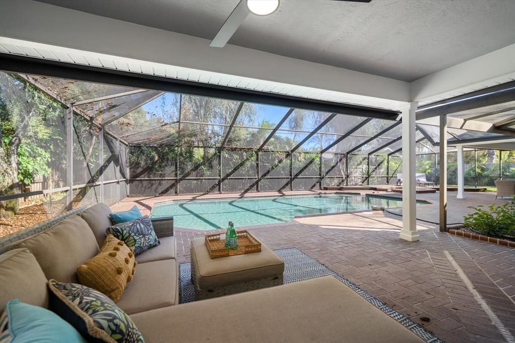 For Sale: $2,100,000 (4 beds, 3 baths, 3634 Square Feet)