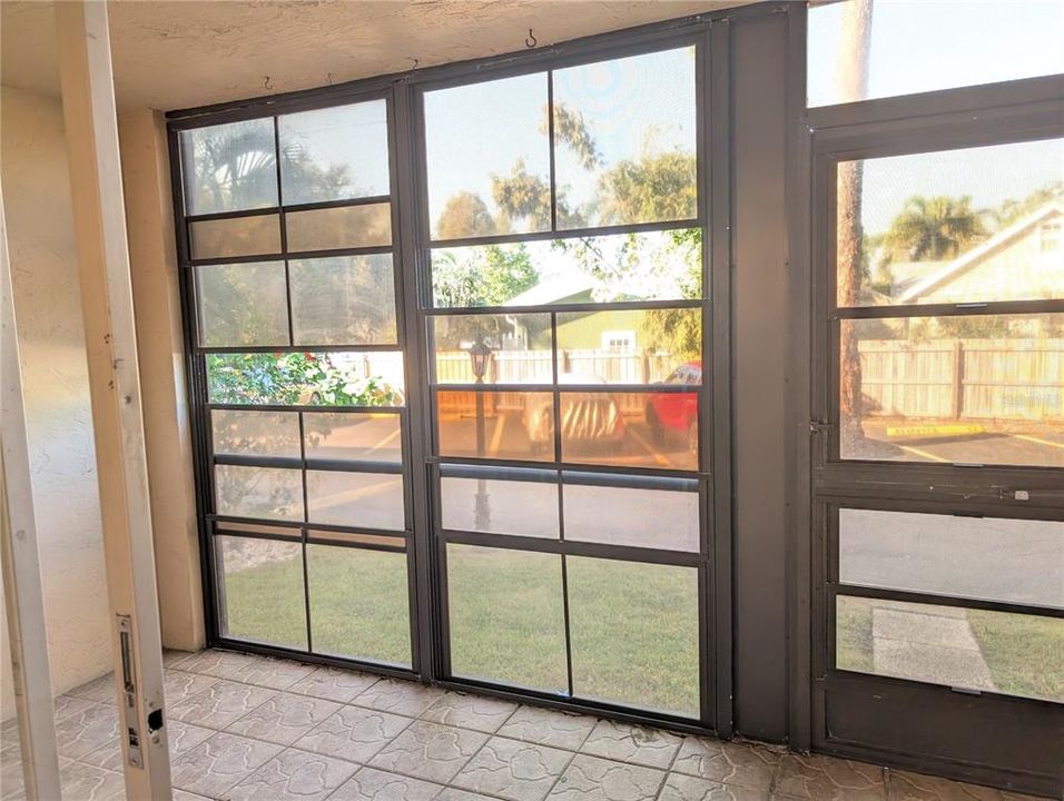 В аренду: $1,695 (2 спален, 1 ванн, 991 Квадратных фут)