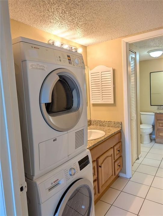 В аренду: $1,695 (2 спален, 1 ванн, 991 Квадратных фут)