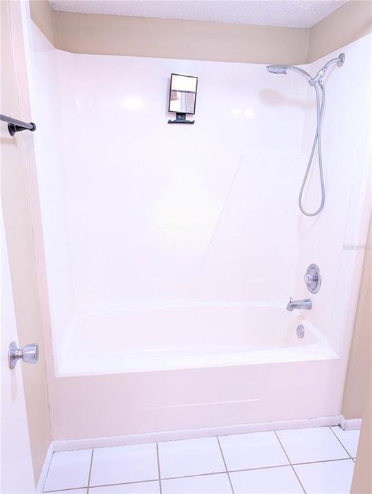 В аренду: $1,695 (2 спален, 1 ванн, 991 Квадратных фут)