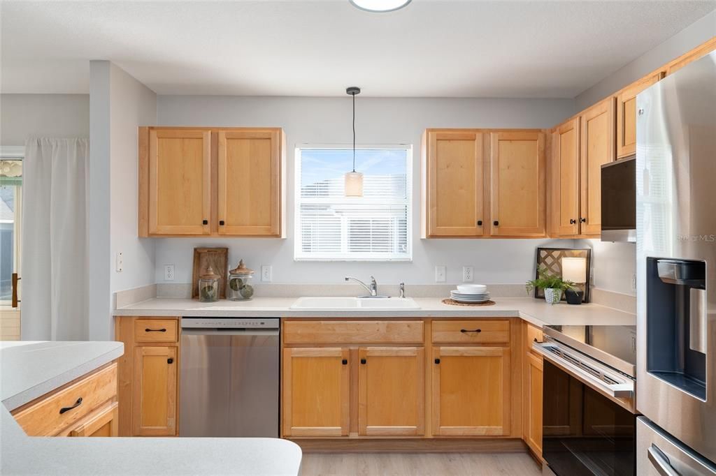 For Sale: $339,900 (3 beds, 2 baths, 1392 Square Feet)