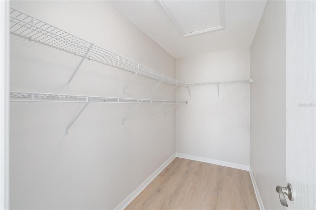 For Sale: $339,900 (3 beds, 2 baths, 1392 Square Feet)