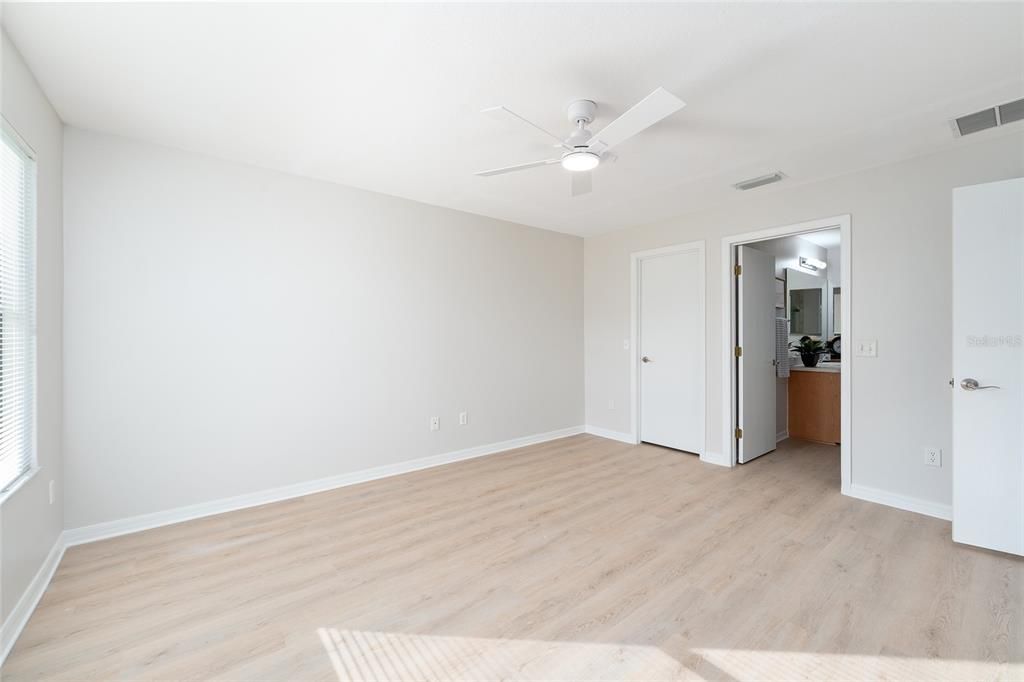 For Sale: $339,900 (3 beds, 2 baths, 1392 Square Feet)