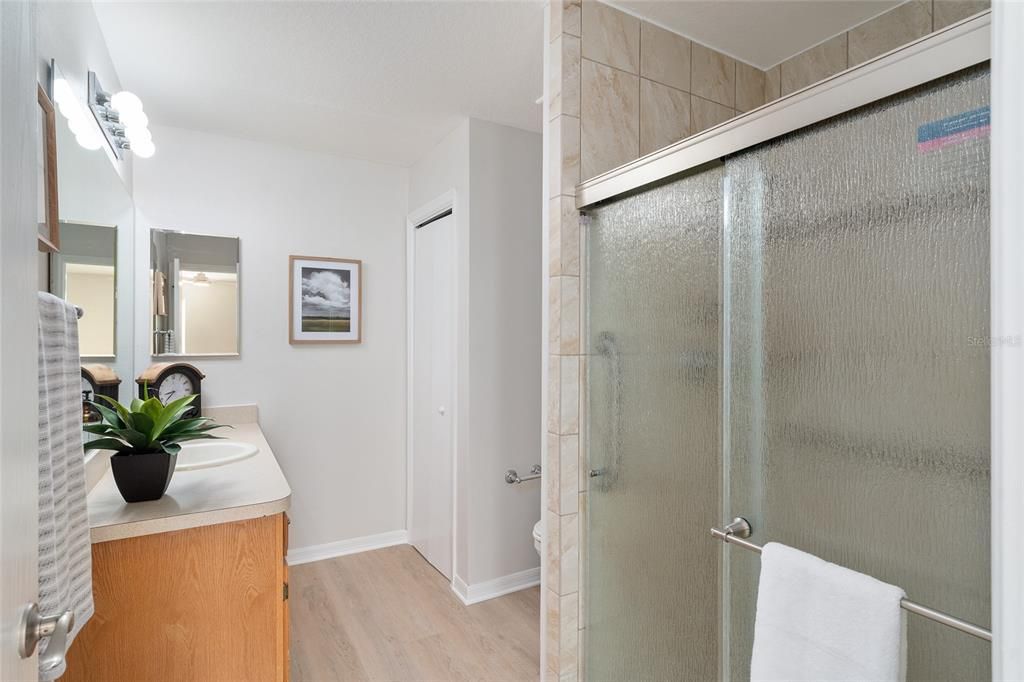 For Sale: $339,900 (3 beds, 2 baths, 1392 Square Feet)