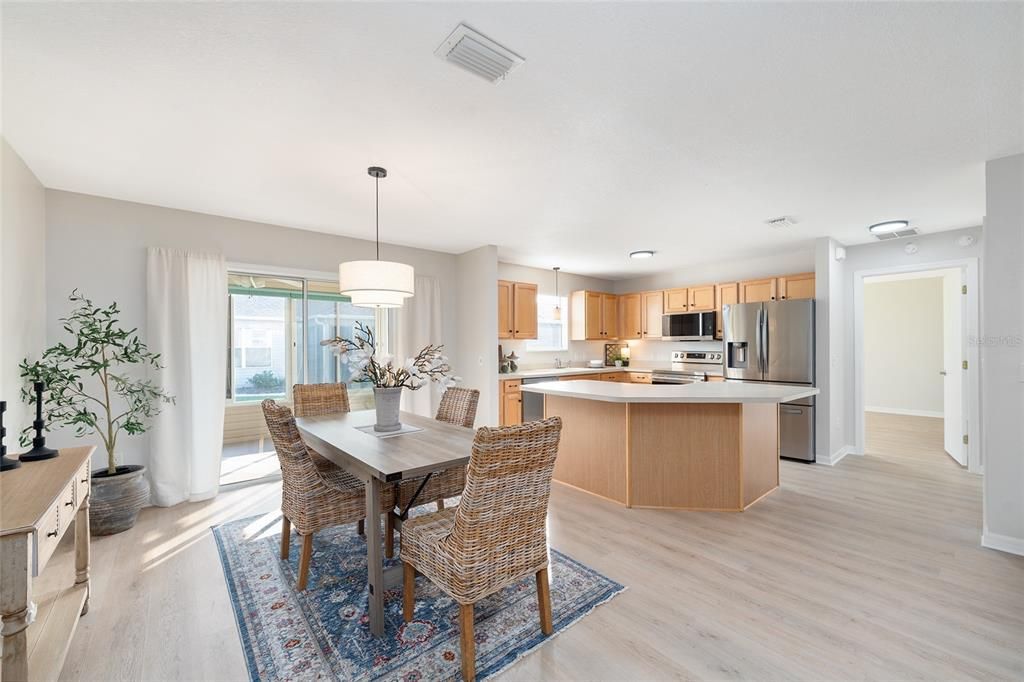 For Sale: $339,900 (3 beds, 2 baths, 1392 Square Feet)