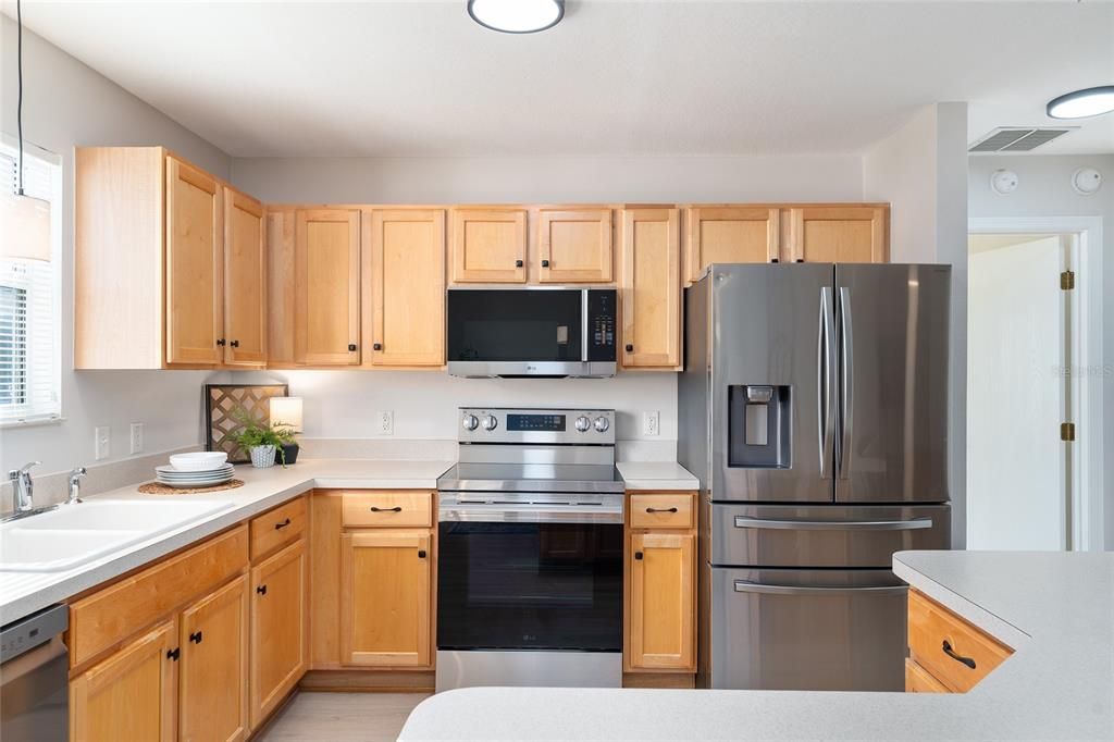 For Sale: $339,900 (3 beds, 2 baths, 1392 Square Feet)
