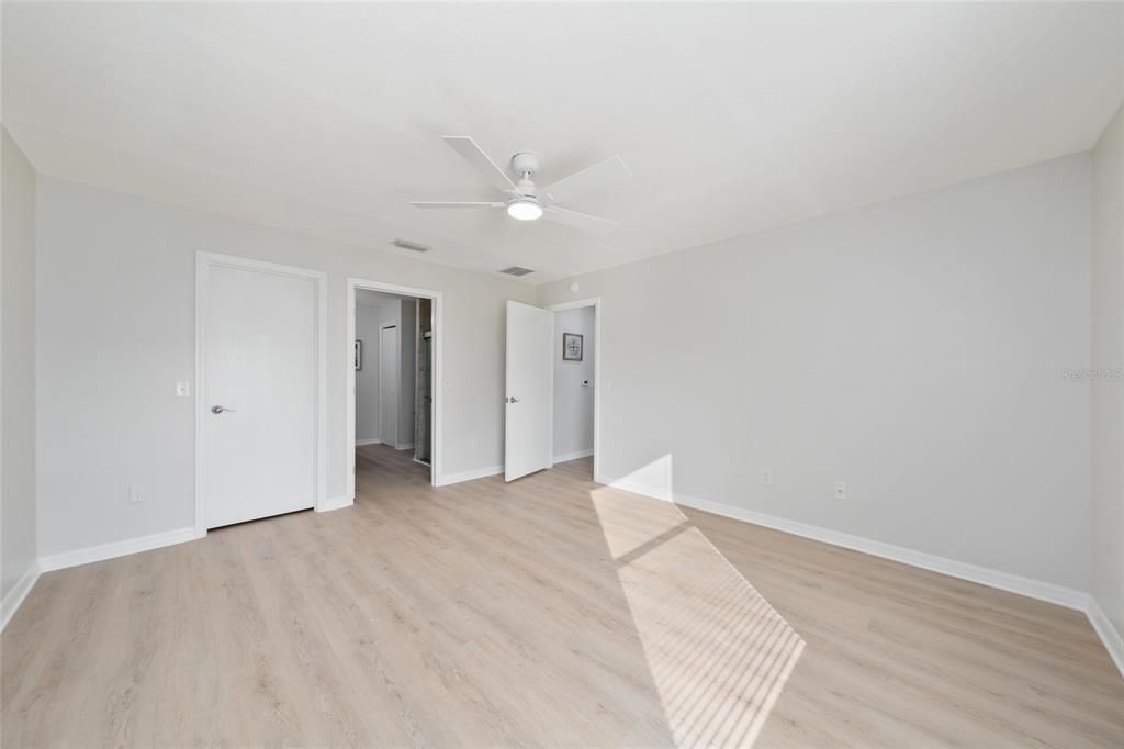 For Sale: $339,900 (3 beds, 2 baths, 1392 Square Feet)