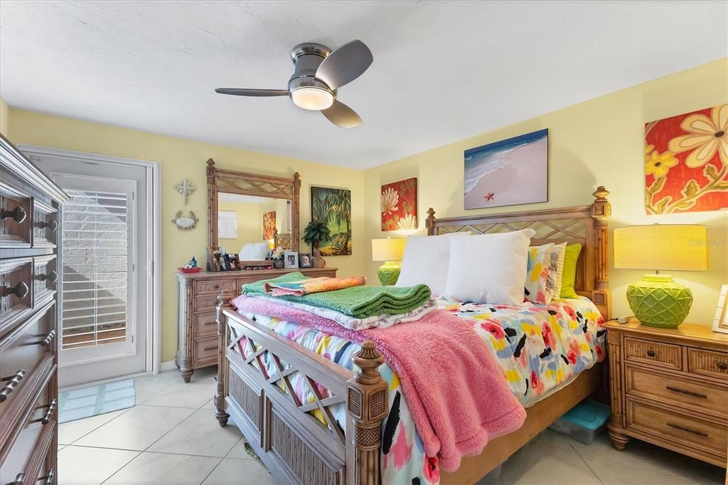 En Venta: $550,000 (2 camas, 2 baños, 1032 Pies cuadrados)