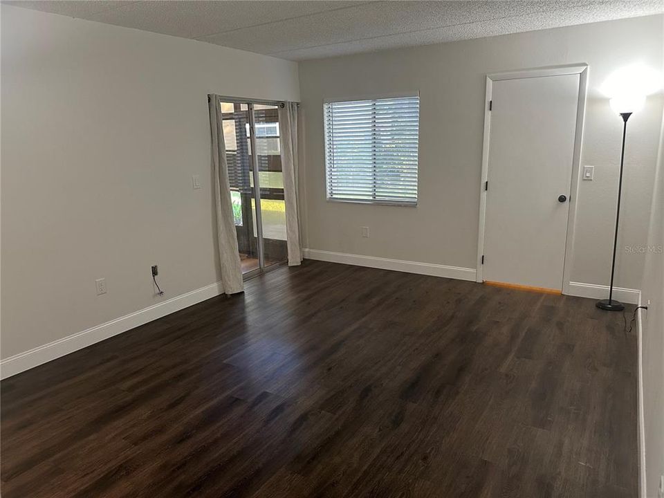 В аренду: $1,800 (2 спален, 2 ванн, 1054 Квадратных фут)