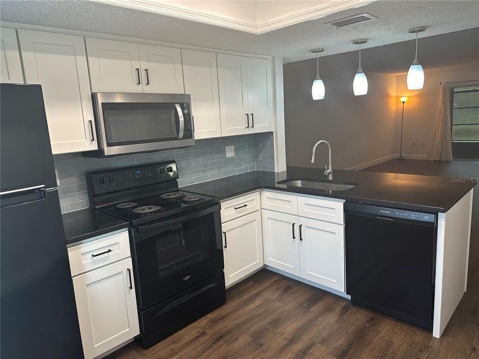 В аренду: $1,800 (2 спален, 2 ванн, 1054 Квадратных фут)