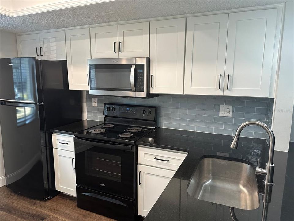 В аренду: $1,800 (2 спален, 2 ванн, 1054 Квадратных фут)