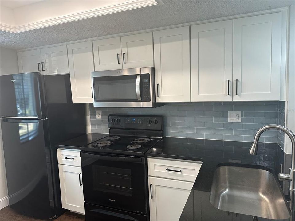 В аренду: $1,800 (2 спален, 2 ванн, 1054 Квадратных фут)