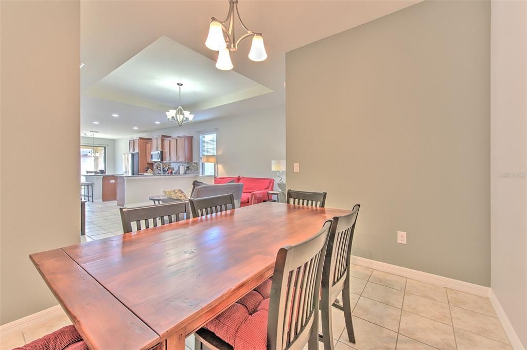 For Sale: $350,000 (3 beds, 2 baths, 1554 Square Feet)