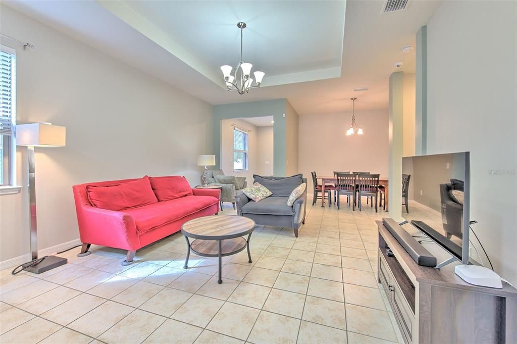 For Sale: $350,000 (3 beds, 2 baths, 1554 Square Feet)