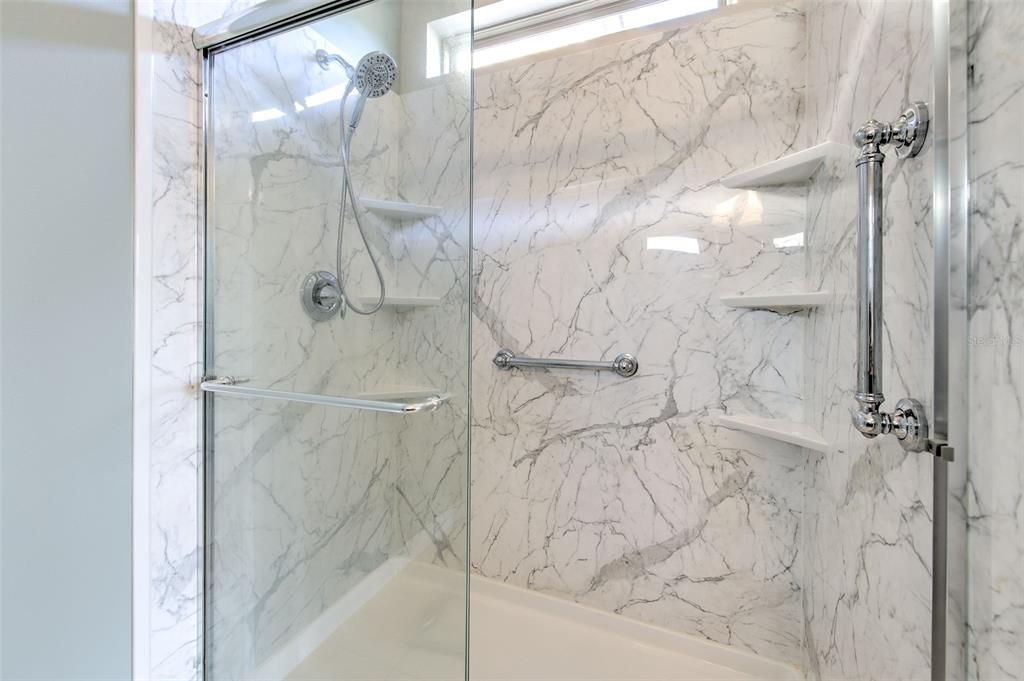 For Sale: $350,000 (3 beds, 2 baths, 1554 Square Feet)