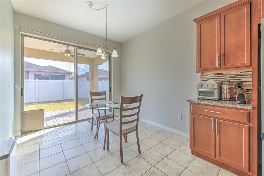 For Sale: $350,000 (3 beds, 2 baths, 1554 Square Feet)