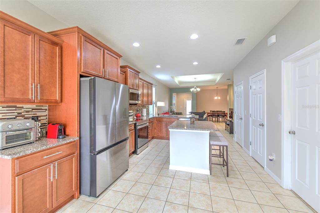 For Sale: $350,000 (3 beds, 2 baths, 1554 Square Feet)