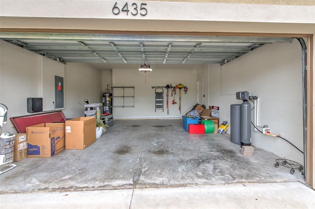 For Sale: $350,000 (3 beds, 2 baths, 1554 Square Feet)