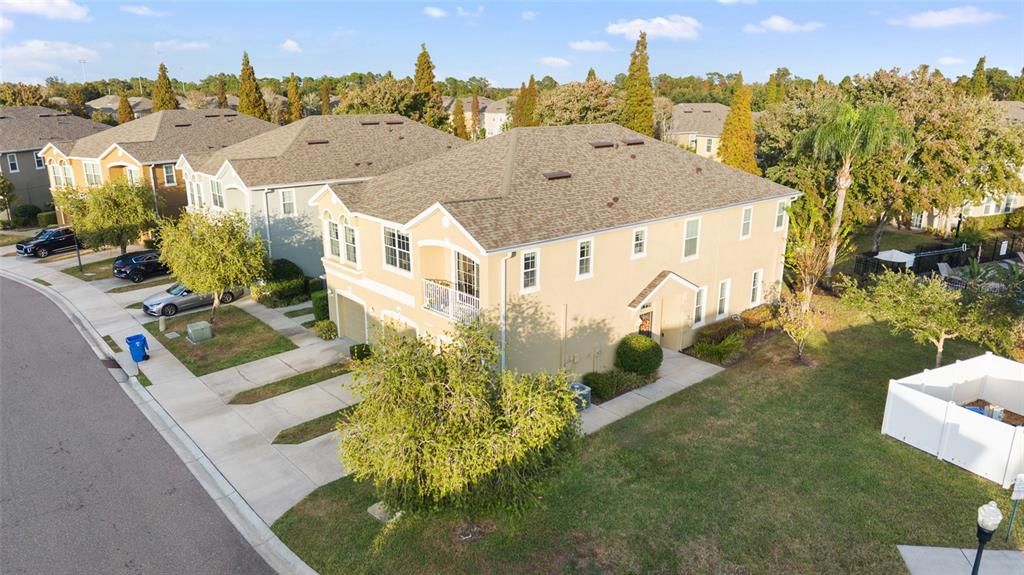 For Sale: $225,000 (2 beds, 2 baths, 1018 Square Feet)