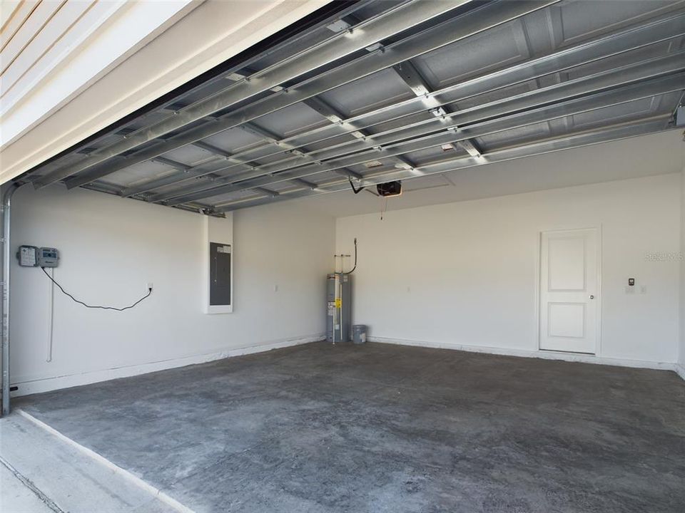 For Rent: $2,200 (4 beds, 3 baths, 2039 Square Feet)