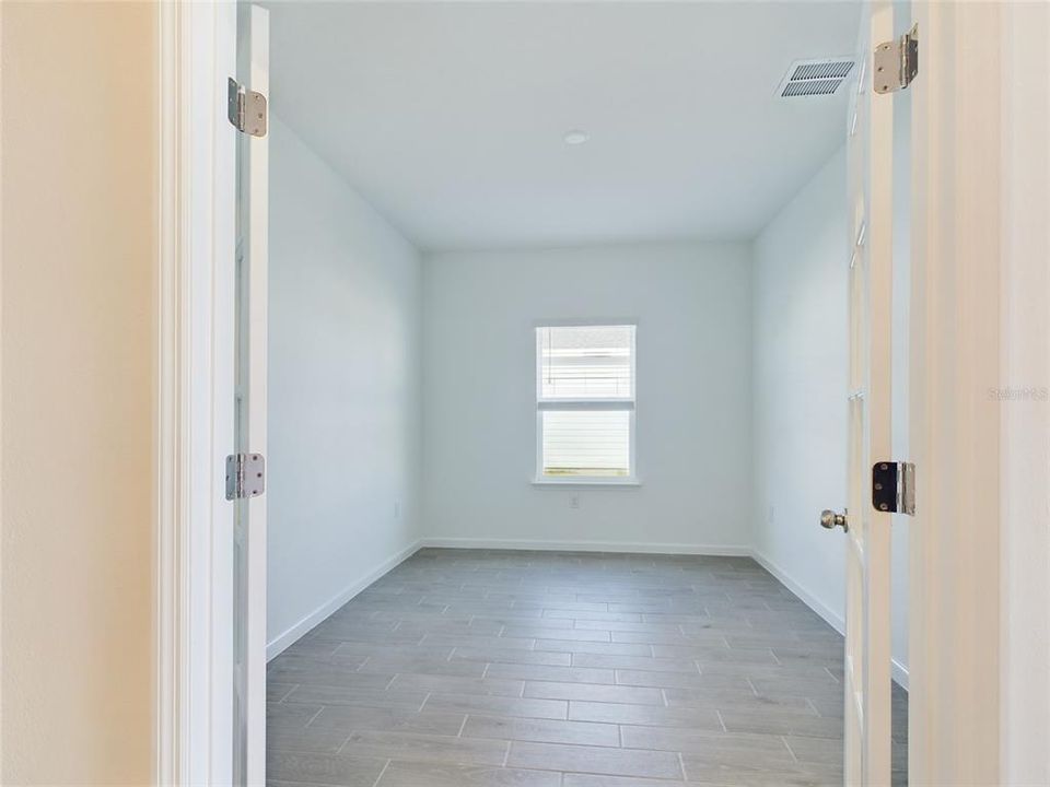 For Rent: $2,200 (4 beds, 3 baths, 2039 Square Feet)